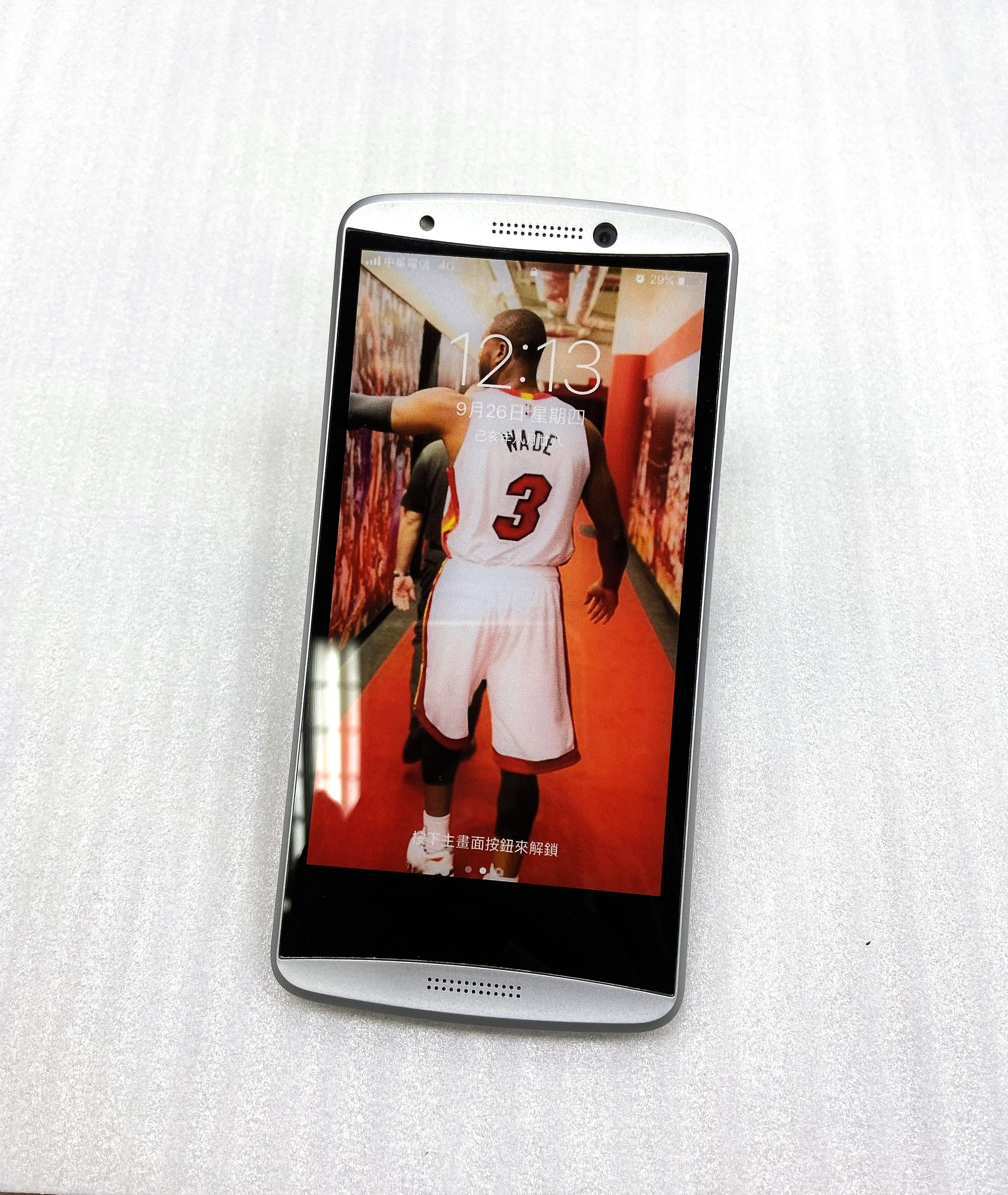 正面-
材質塑膠_邊框噴漆_螢幕UV噴墨背噴